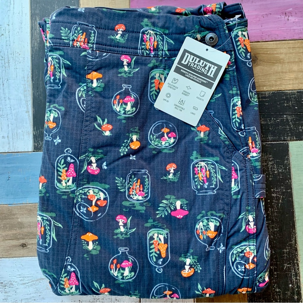 NWT Duluth Heirloom Gardening Lined Bib Overalls  Mushroom Terrarium Medium x31L - Picture 4 of 10